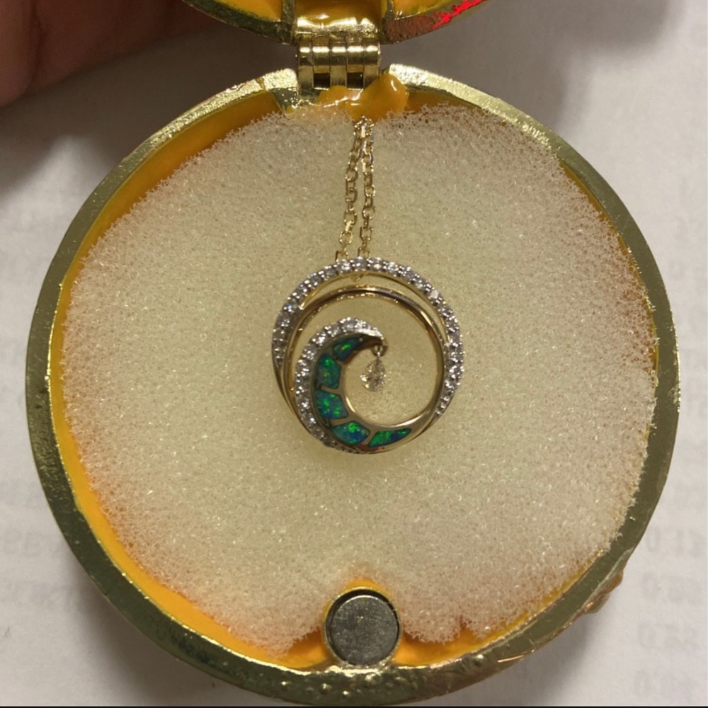 NEW ULTIMATE WAVE SHIMMER PENDANT